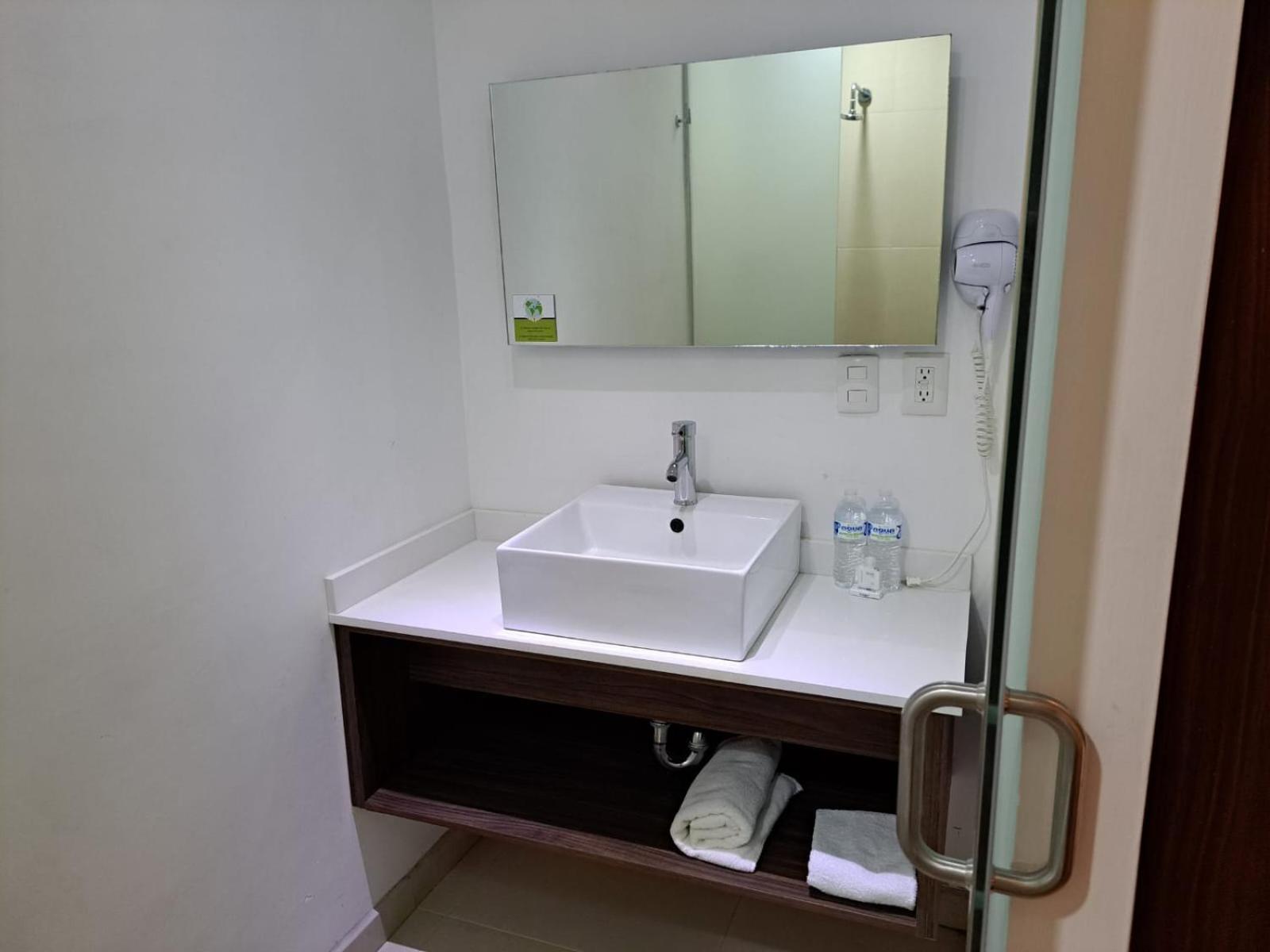 El Hotel Business Class - Zamora Centro Екстериор снимка